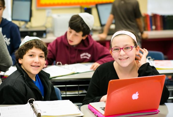 Tech-Driven Approaches to Jewish Education and Outreach